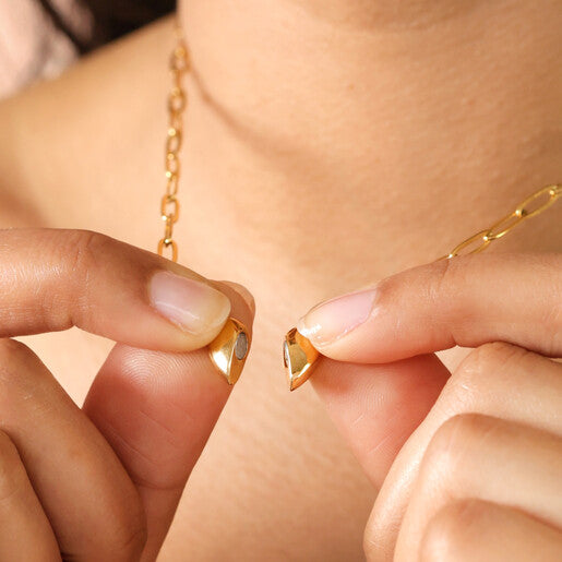 Magnetic Heart Golden Pendent  - قلادة قلب ذهبي مغناطيسية